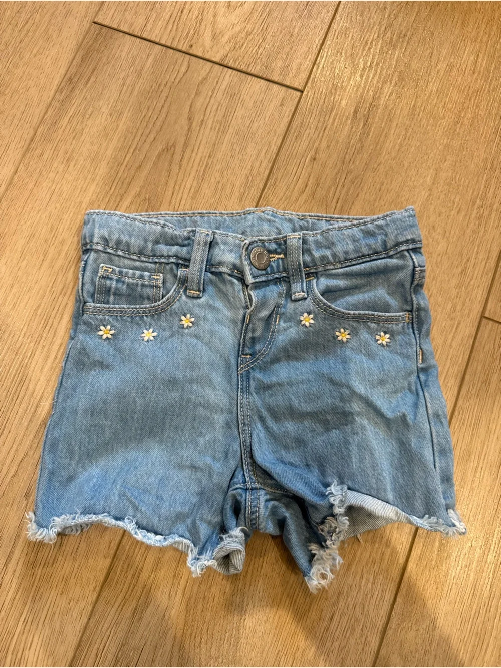 OLD NAVY kids cutoff daisy shorts EUC